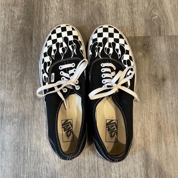 Men’s size US 12 - Vans Authentic Checker Flame - Picture 7 of 10